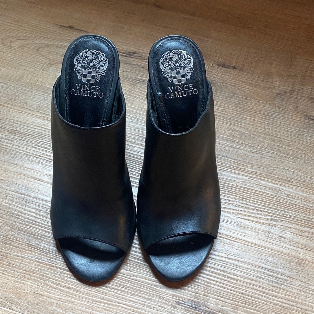 Vince Camuto Elegant Black Leather Mules